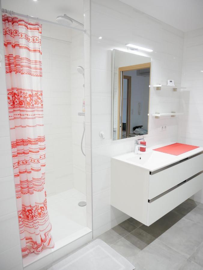 Superbe Appartement En Centre Ville Avec Terrasse Τονόν-λε-Μπαιν Εξωτερικό φωτογραφία